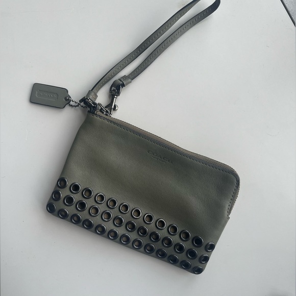 Coach Wristlet in grey with black helmet detailing - Picture 3 of 4